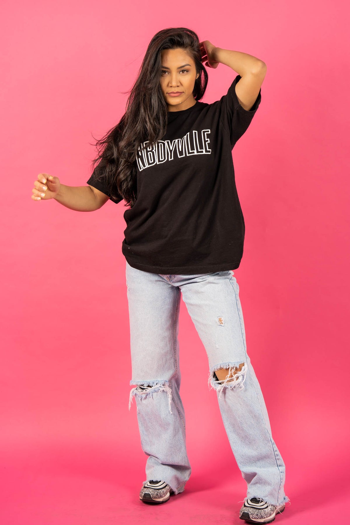 the BODY TEE in BLK
